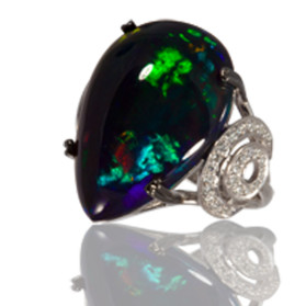 «Северное сияние» кольцо с опалом и бриллиантами