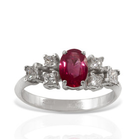 «Огненная страсть» кольцо с рубином и бриллиантами